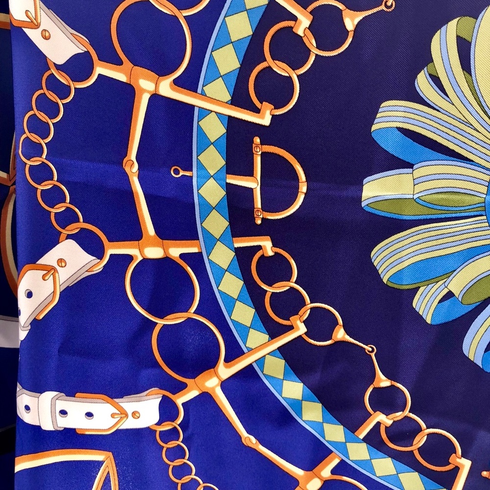 Gucci chain flower equestrian silk scarf